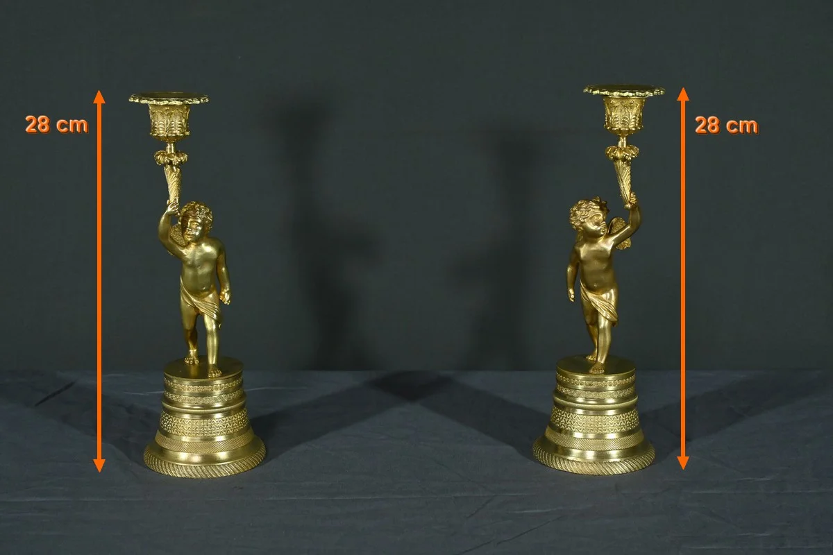 Paire de Bougeoirs en Bronze Doré – Milieu XIXe