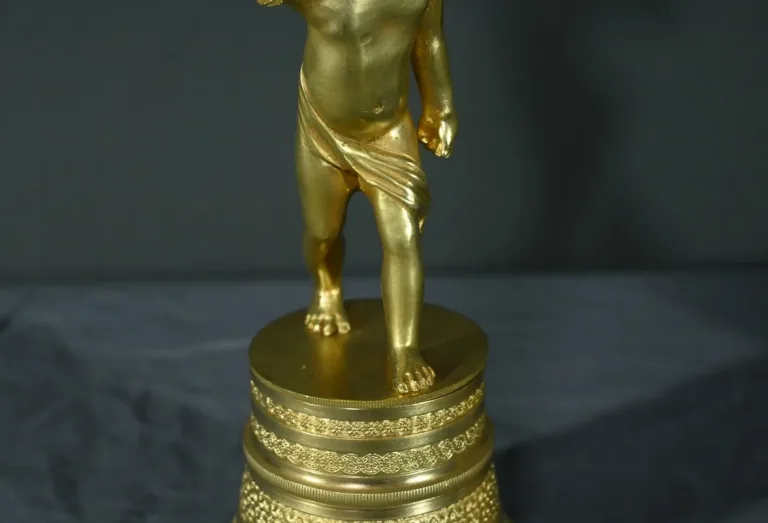 Paire de Bougeoirs en Bronze Doré – Milieu XIXe