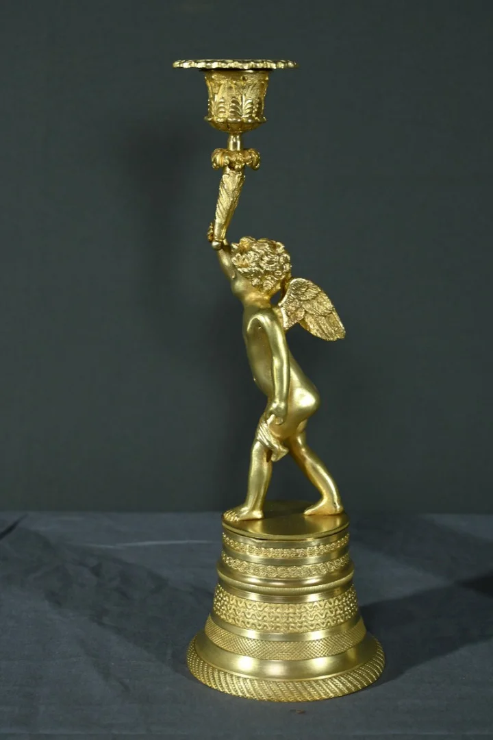 Paire de Bougeoirs en Bronze Doré – Milieu XIXe