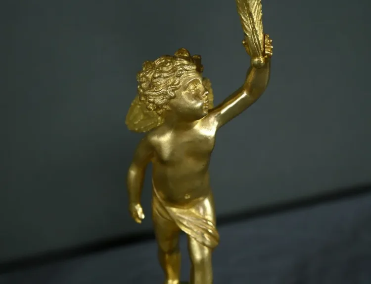 Paire de Bougeoirs en Bronze Doré – Milieu XIXe