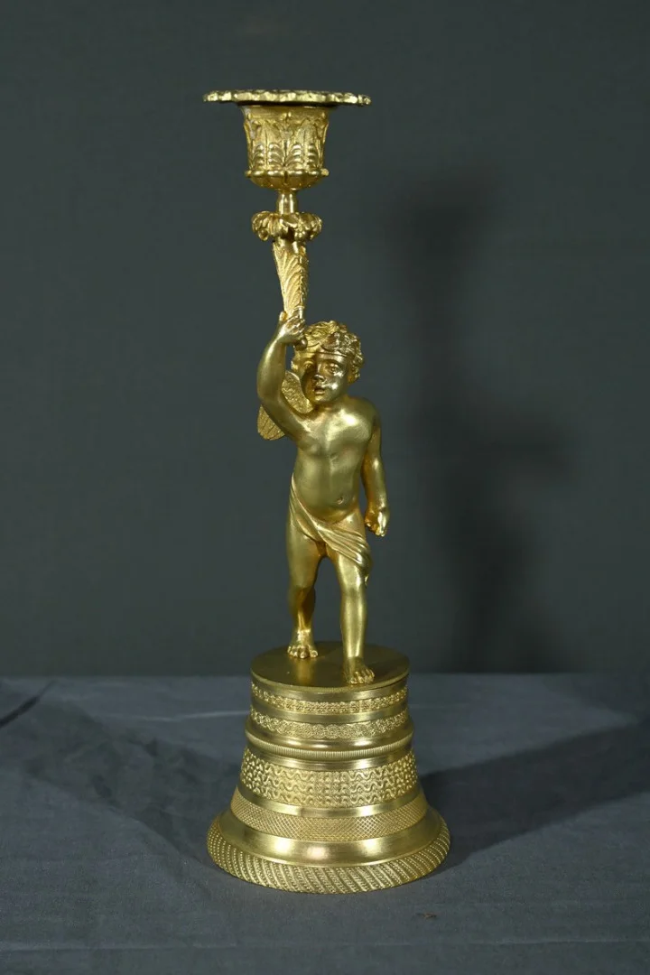 Paire de Bougeoirs en Bronze Doré – Milieu XIXe