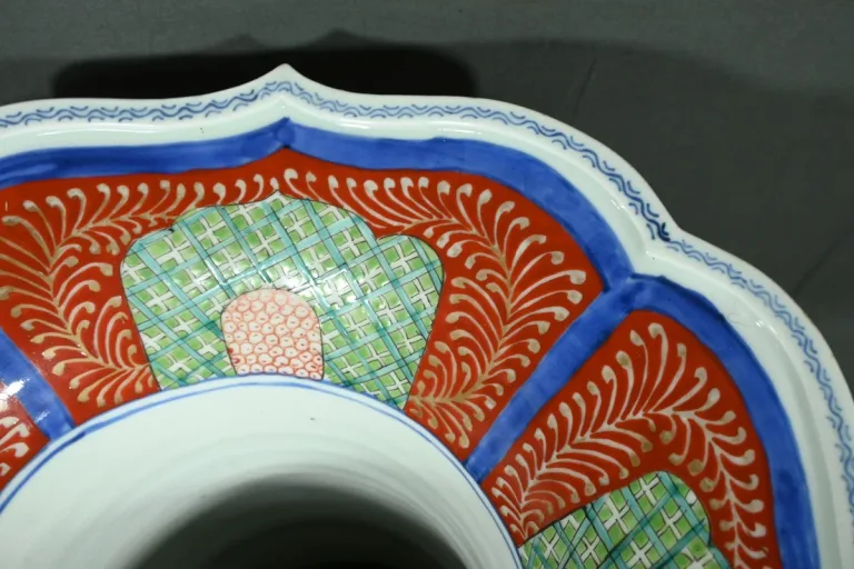 Vase en Porcelaine du Japon, époque Meiji – Fin XIXe