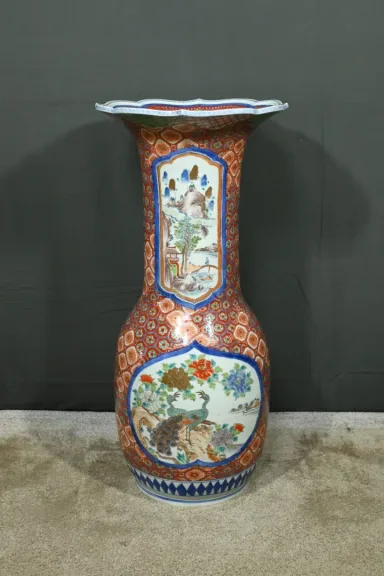 Vase en Porcelaine du Japon, époque Meiji – Fin XIXe