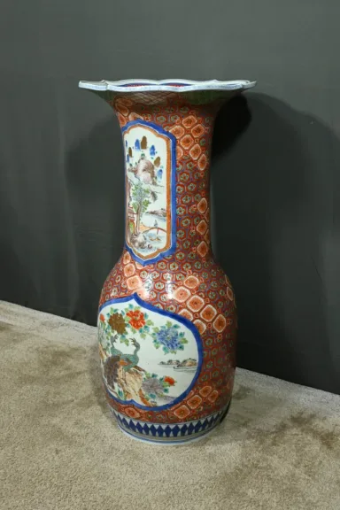 Vase en Porcelaine du Japon, époque Meiji – Fin XIXe