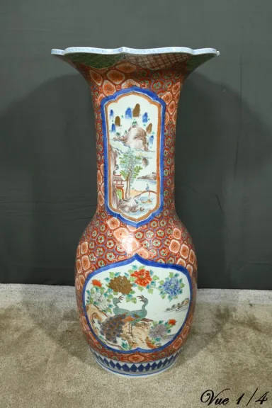 Vase en Porcelaine du Japon, époque Meiji – Fin XIXe
