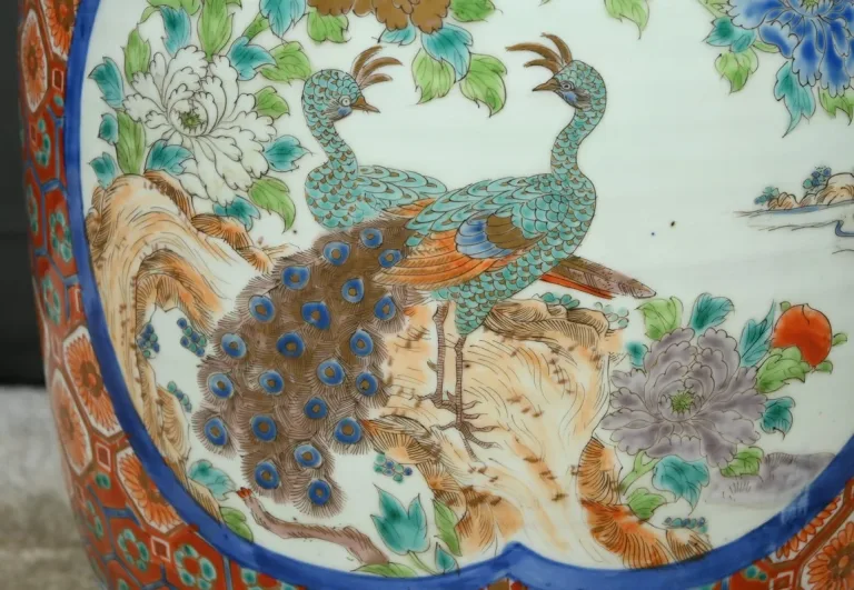 Vase en Porcelaine du Japon, époque Meiji – Fin XIXe