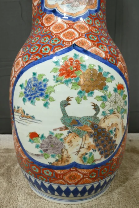 Vase en Porcelaine du Japon, époque Meiji – Fin XIXe