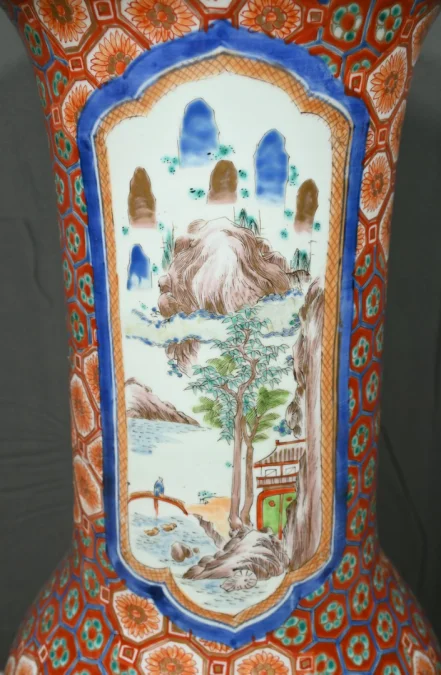 Vase en Porcelaine du Japon, époque Meiji – Fin XIXe