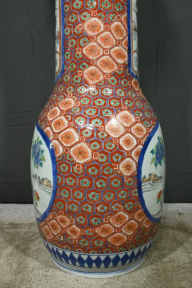 Vase en Porcelaine du Japon, époque Meiji – Fin XIXe