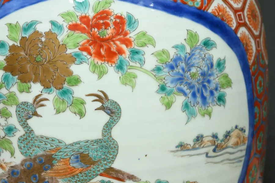 Vase en Porcelaine du Japon, époque Meiji – Fin XIXe