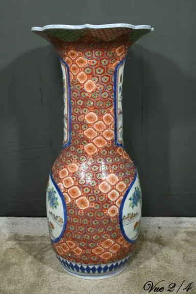 Vase en Porcelaine du Japon, époque Meiji – Fin XIXe