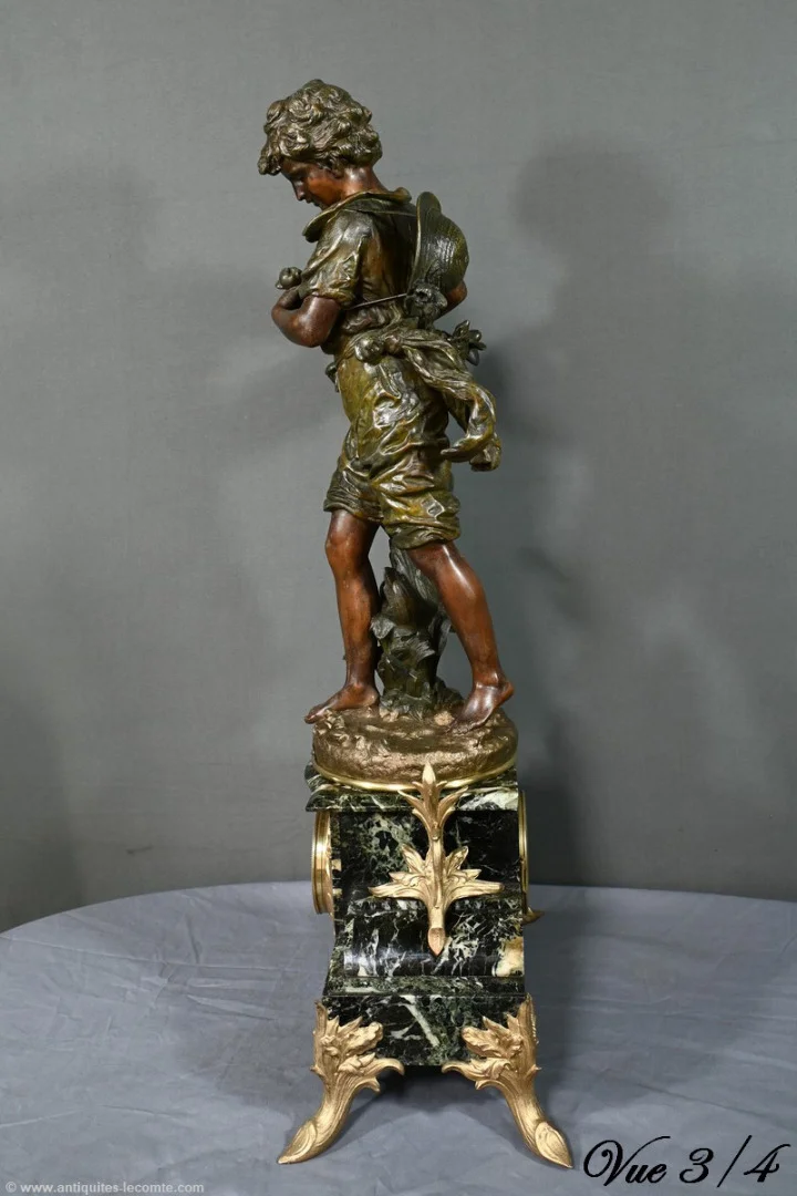 Pendule en Régule et Marbre, titrée “Jardinier”, signée A. Moreau – Fin XIXe