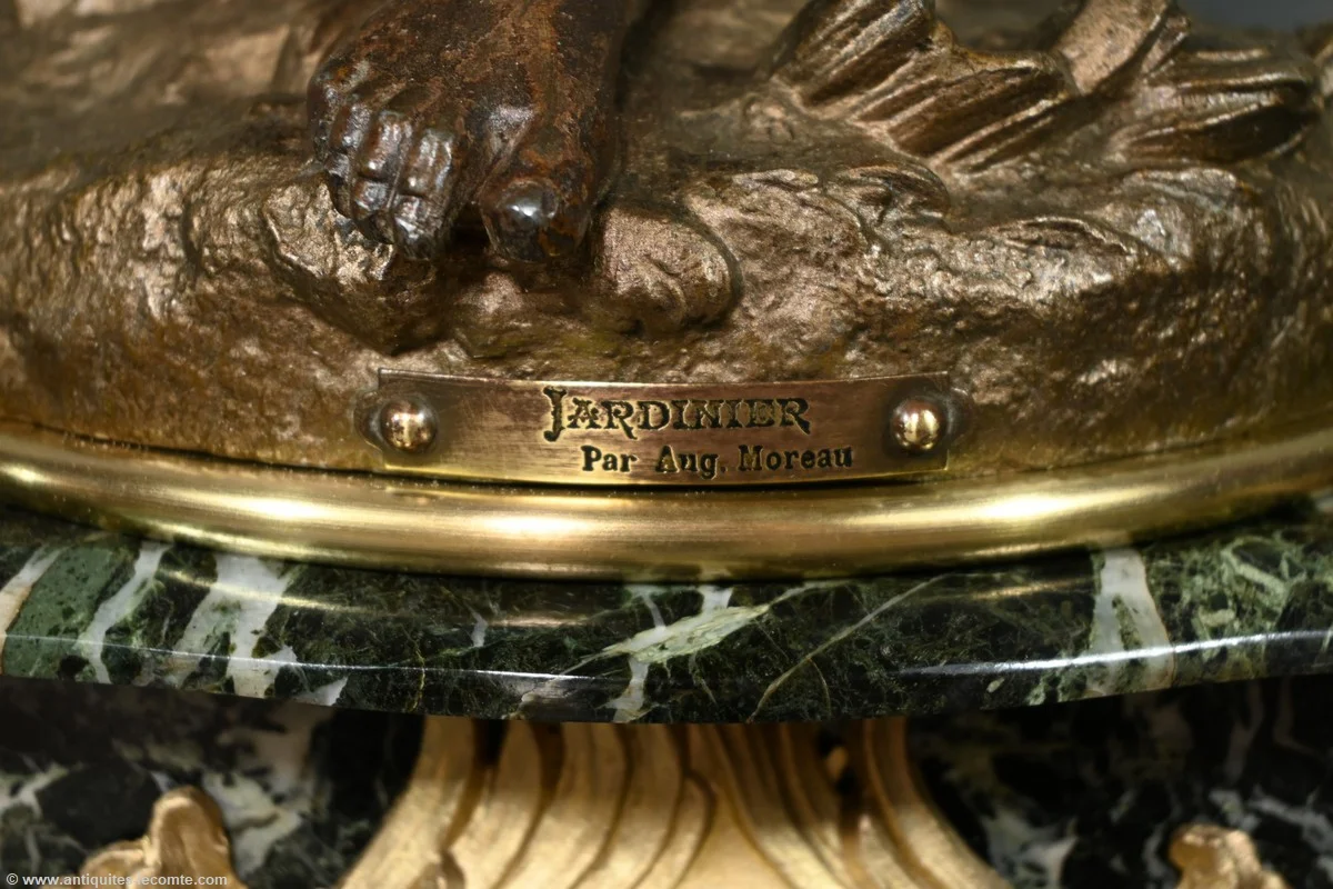 Pendule en Régule et Marbre, titrée “Jardinier”, signée A. Moreau – Fin XIXe