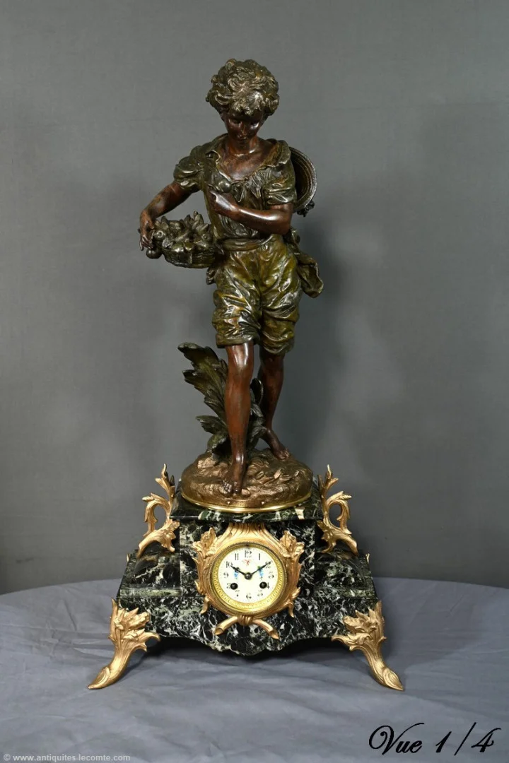 Pendule en Régule et Marbre, titrée “Jardinier”, signée A. Moreau – Fin XIXe