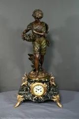 Pendule en Régule et Marbre, titrée “Jardinier”, signée A. Moreau – Fin XIXe