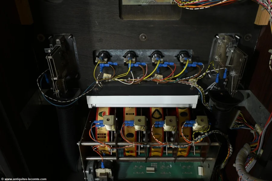 Machine à Sous Jeutel Super Diamant en Stratifié – 1980