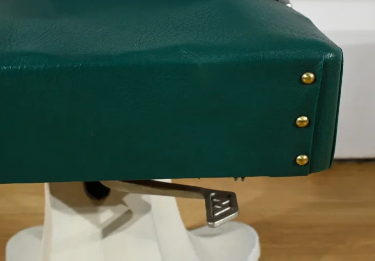 Fauteuil de Coiffeur en Simili Cuir – 1960