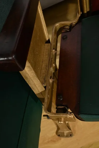 Fauteuils de Cinéma en Simili-Cuir et Acajou – 1950