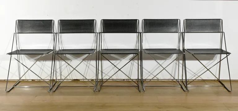 Suite de 5 Chaises Nuova X Line Omli pour Magis, par Niels Joergen Haugesen – 1980