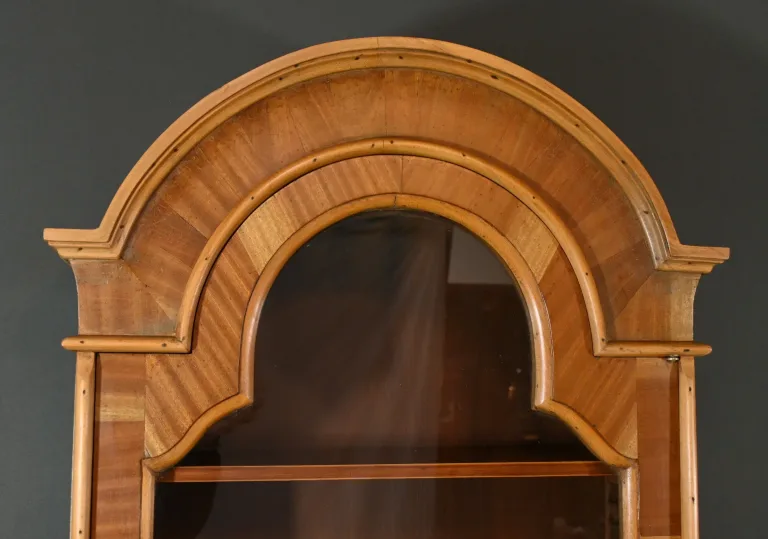 Scriban Vitrine en Acajou Blond, Angleterre – 1960