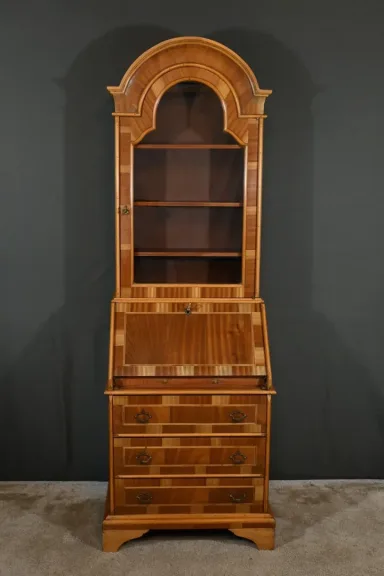 Scriban Vitrine en Acajou Blond, Angleterre – 1960