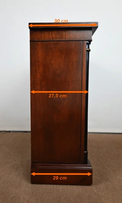 MAHOGANIE KAST