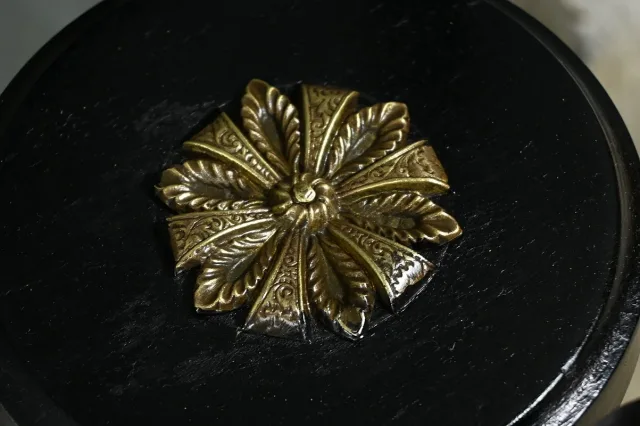 Sellette en Bois Noirci, style Napoléon III – 1920