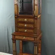 Rare Petit Meuble Vitrine en Marqueterie, style Louis XVI – Milieu XIXe