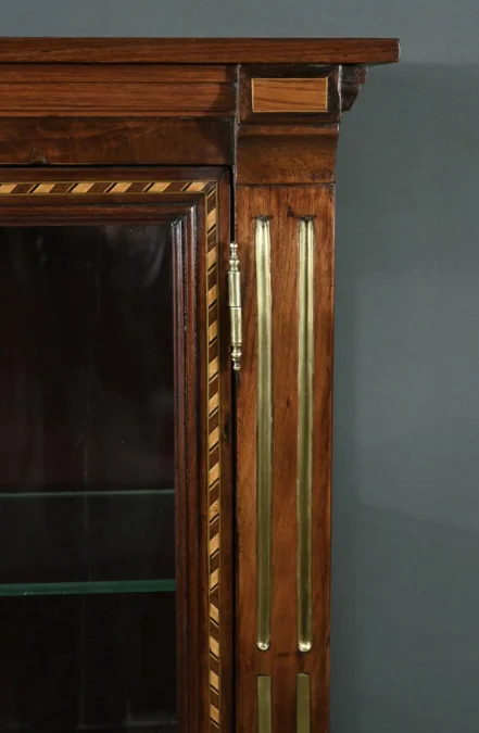 VITRINE IM LOUIS XV-STIL