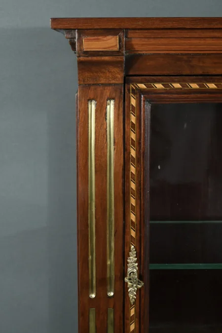 VITRINE IM LOUIS XV-STIL