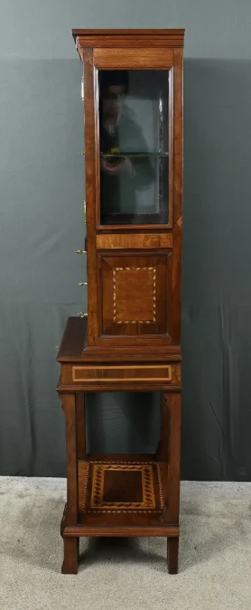 VITRINE IM LOUIS XV-STIL