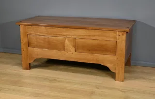 FLOUR CHEST