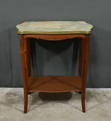 ZWEISTUFIGER TISCH