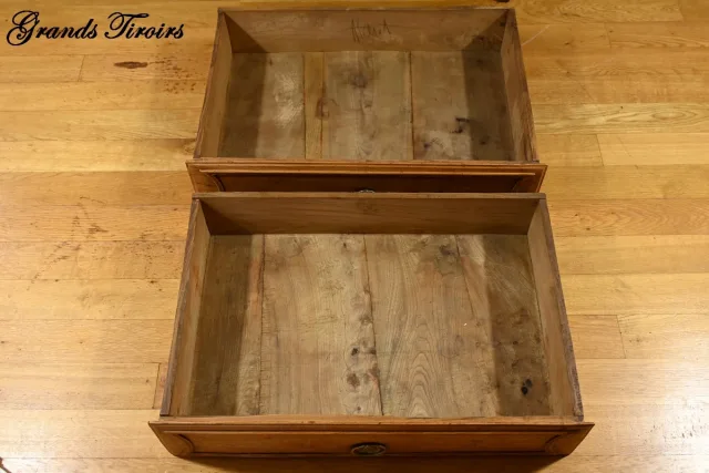 Petite Commode en Frêne, Transition Louis XIV/Louis XV – Fin XVIIIe