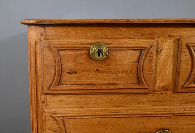 Petite Commode en Frêne, Transition Louis XIV/Louis XV – Fin XVIIIe