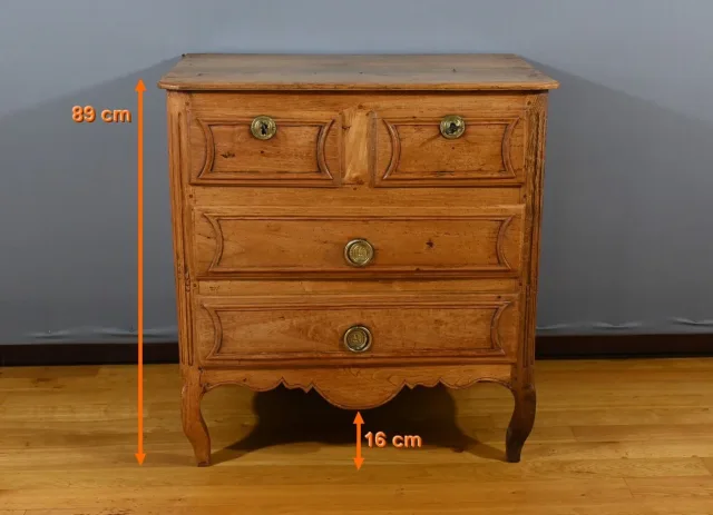 Petite Commode en Frêne, Transition Louis XIV/Louis XV – Fin XVIIIe