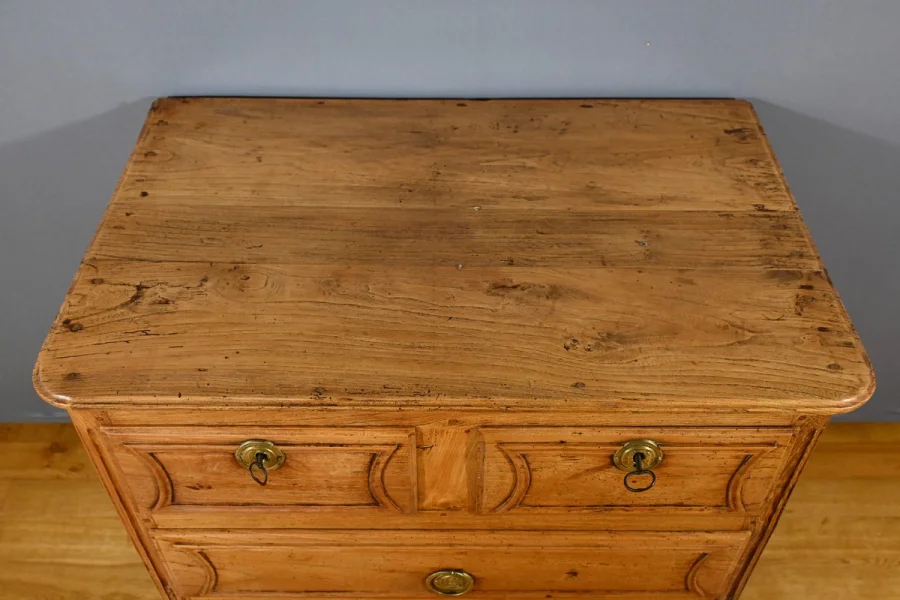 Petite Commode en Frêne, Transition Louis XIV/Louis XV – Fin XVIIIe