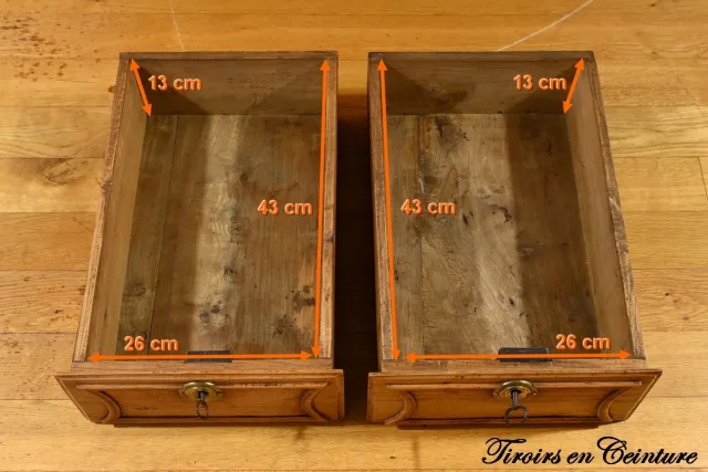 Petite Commode en Frêne, Transition Louis XIV/Louis XV – Fin XVIIIe