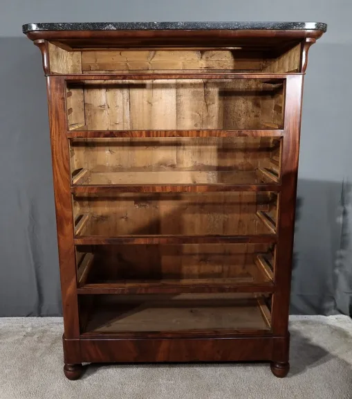Chiffonnier en ronce d’acajou, époque Restauration – Début XIXe