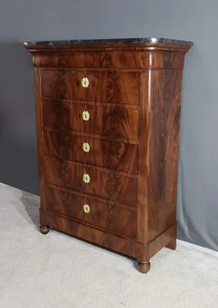 Chiffonnier en ronce d’acajou, époque Restauration – Début XIXe
