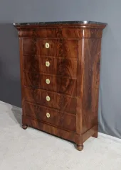 Chiffonnier en ronce d’acajou, époque Restauration – Début XIXe