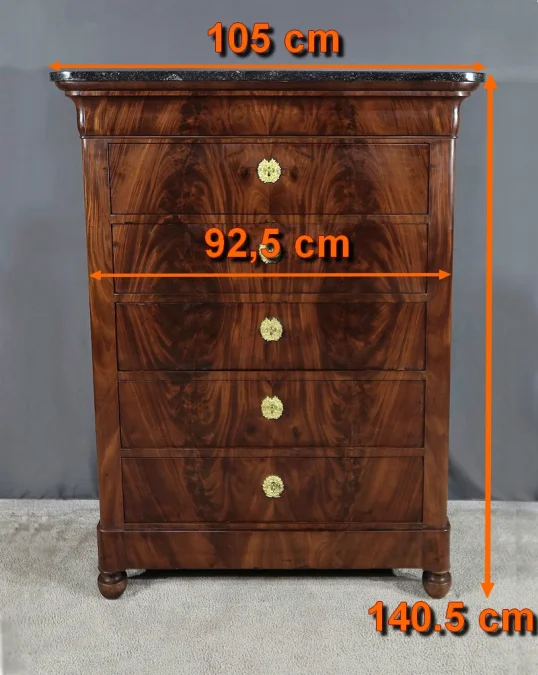 Chiffonnier en ronce d’acajou, époque Restauration – Début XIXe