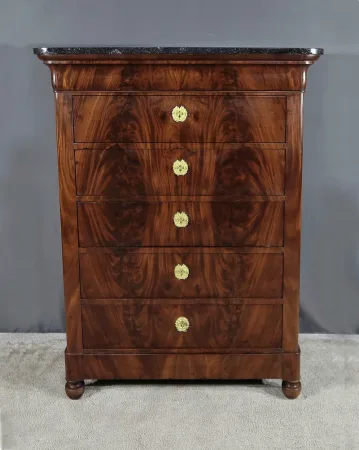 Chiffonnier en ronce d’acajou, époque Restauration – Début XIXe