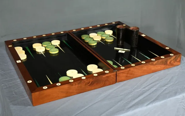 Tablier de Trictrac en Acajou – 1920