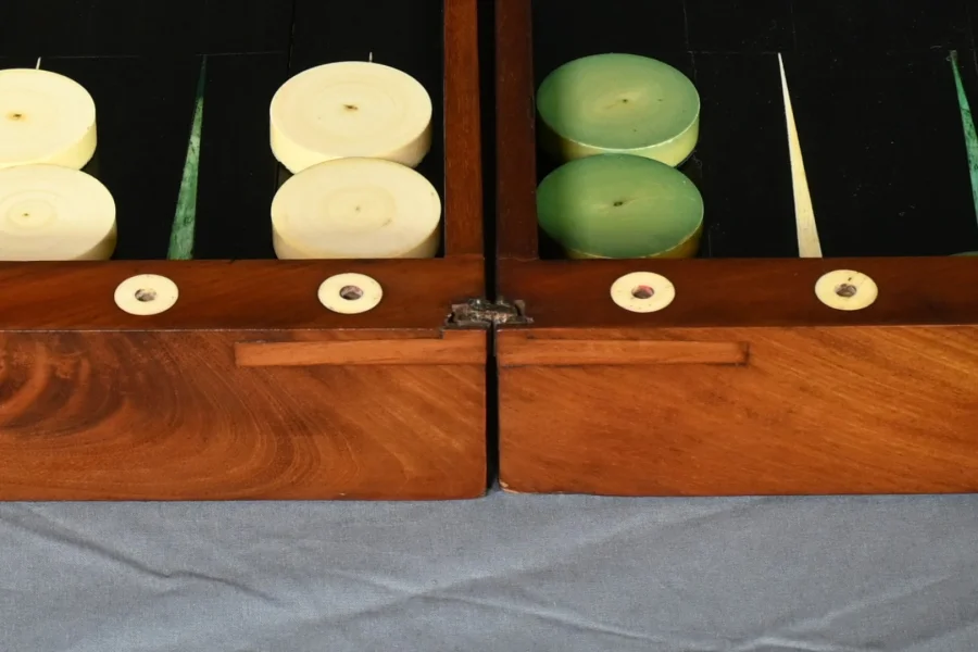 Tablier de Trictrac en Acajou – 1920
