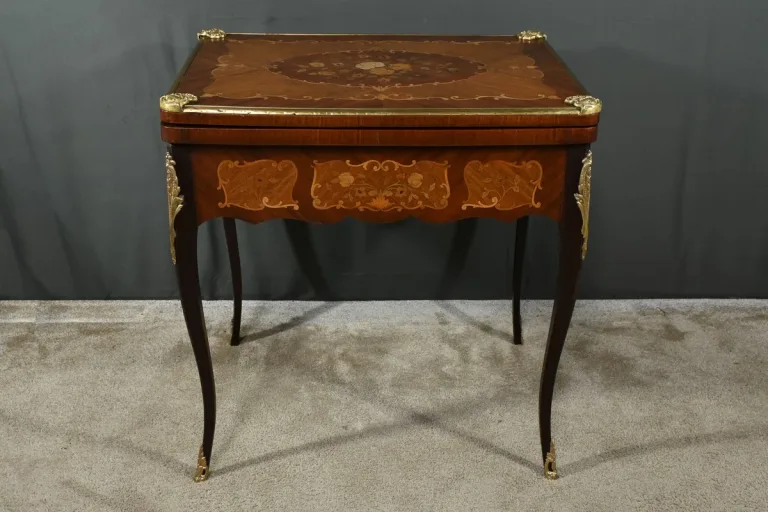 Table de Jeux en Acajou, style Transition Louis XV/Louis XVI – Fin XIXe