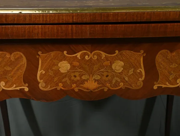 Table de Jeux en Acajou, style Transition Louis XV/Louis XVI – Fin XIXe