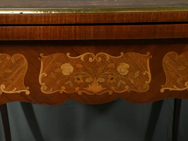 Table de Jeux en Acajou, style Transition Louis XV/Louis XVI – Fin XIXe