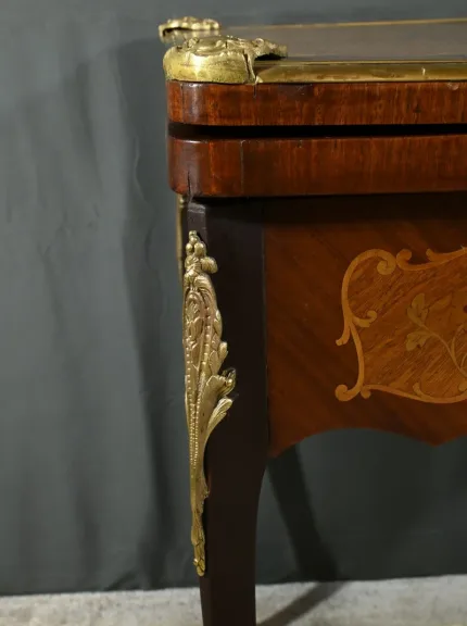 Table de Jeux en Acajou, style Transition Louis XV/Louis XVI – Fin XIXe
