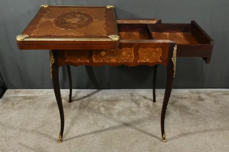 Table de Jeux en Acajou, style Transition Louis XV/Louis XVI – Fin XIXe